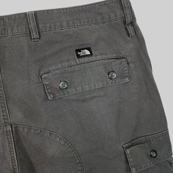 The North Face Mens Cargo Shorts Long 40x 11.5" Gray Button Down Pockets - Picture 4 of 10